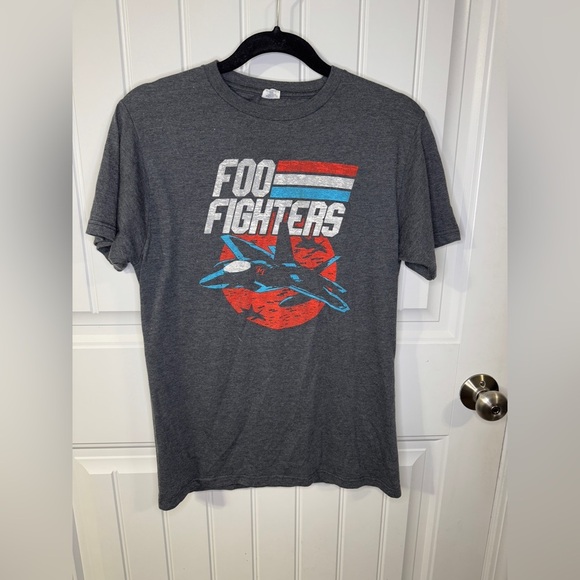 Foo Fighters Gray Graphic Band T-Shirt - Picture 2 of 7